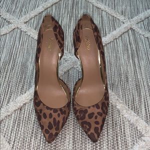 *like new* leopard heels